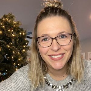 Meet your Posher, Stacy 🎀